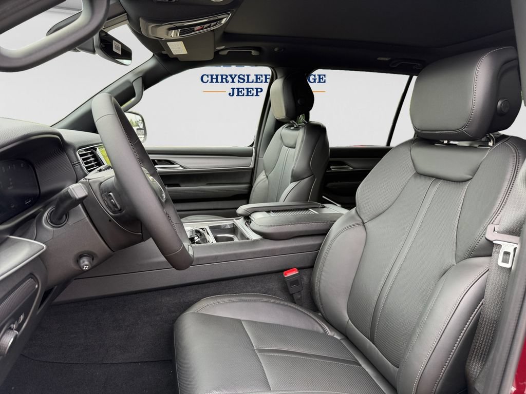 New 2026 Jeep Grand Wagoneer L 4WD w/ Premium Group I image 18