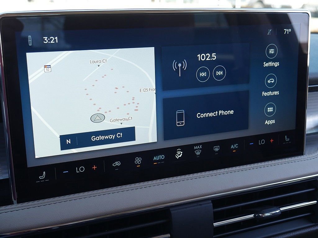 Used 2023 Lincoln Corsair AWD w/ Rear Removable Package Tray image 39