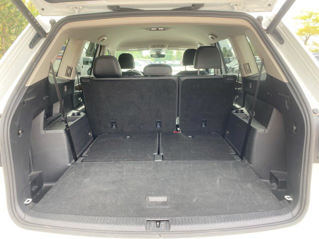 Used 2025 Volkswagen Atlas SE AWD/4WD image 24