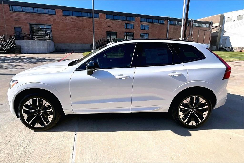 New 2026 Volvo XC60 B5 Plus w/ Protection Package Premier AWD/4WD image 21