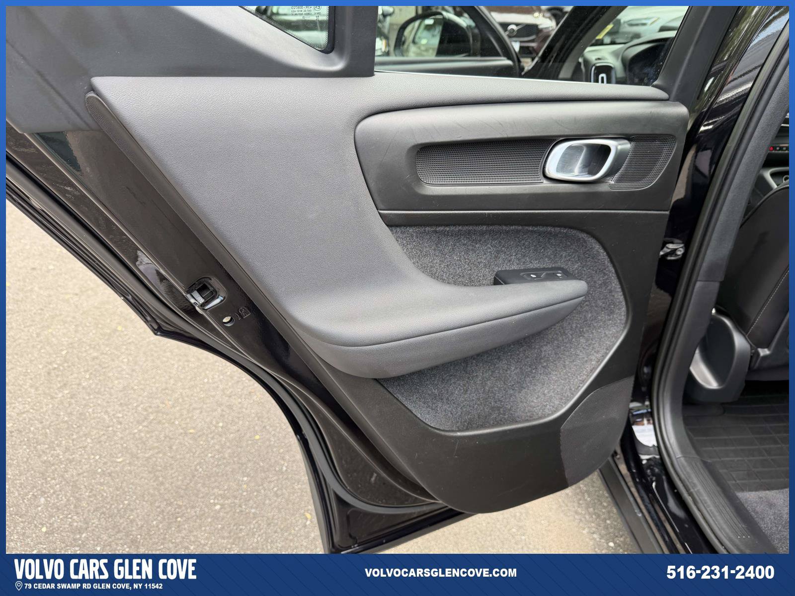 Certified 2023 Volvo XC40 B5 Plus w/ Protection Package Premier AWD/4WD image 19