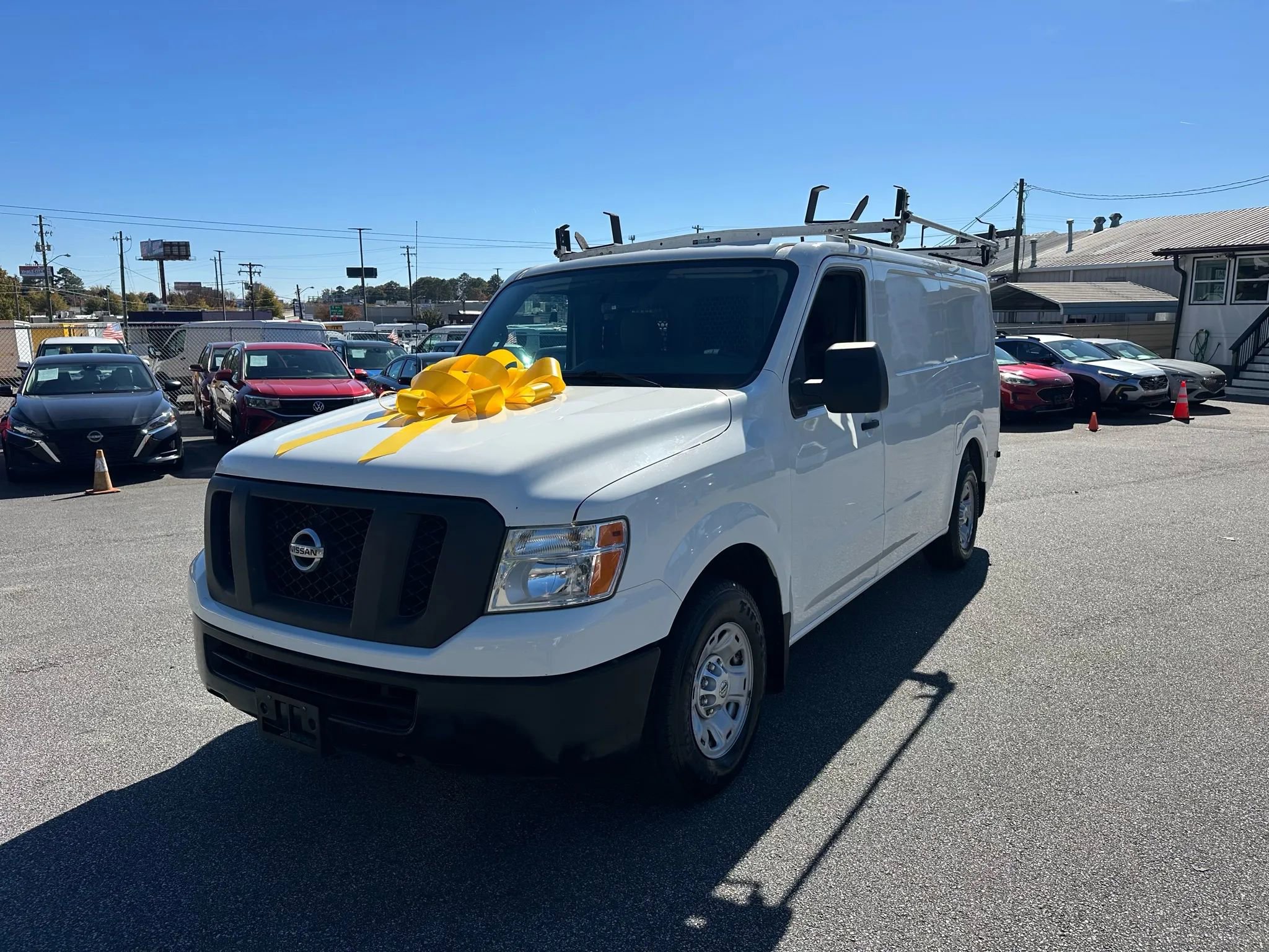 Used 2014 Nissan NV 2500 SV RWD image 1