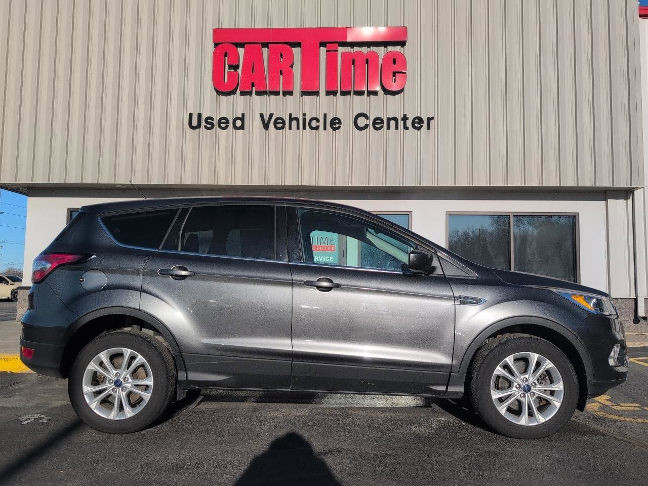Used 2017 Ford Escape SE AWD/4WD image 1