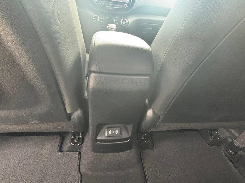 Used 2023 Kia Soul S FWD image 18