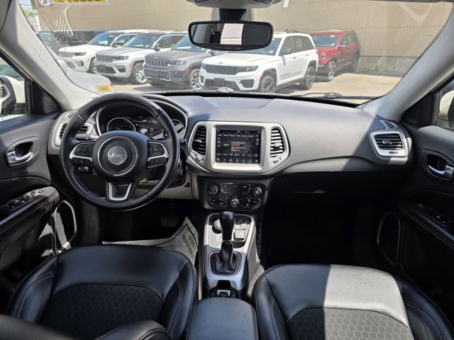 Used 2018 Jeep Compass Latitude w/ Popular Equipment Group AWD/4WD image 5