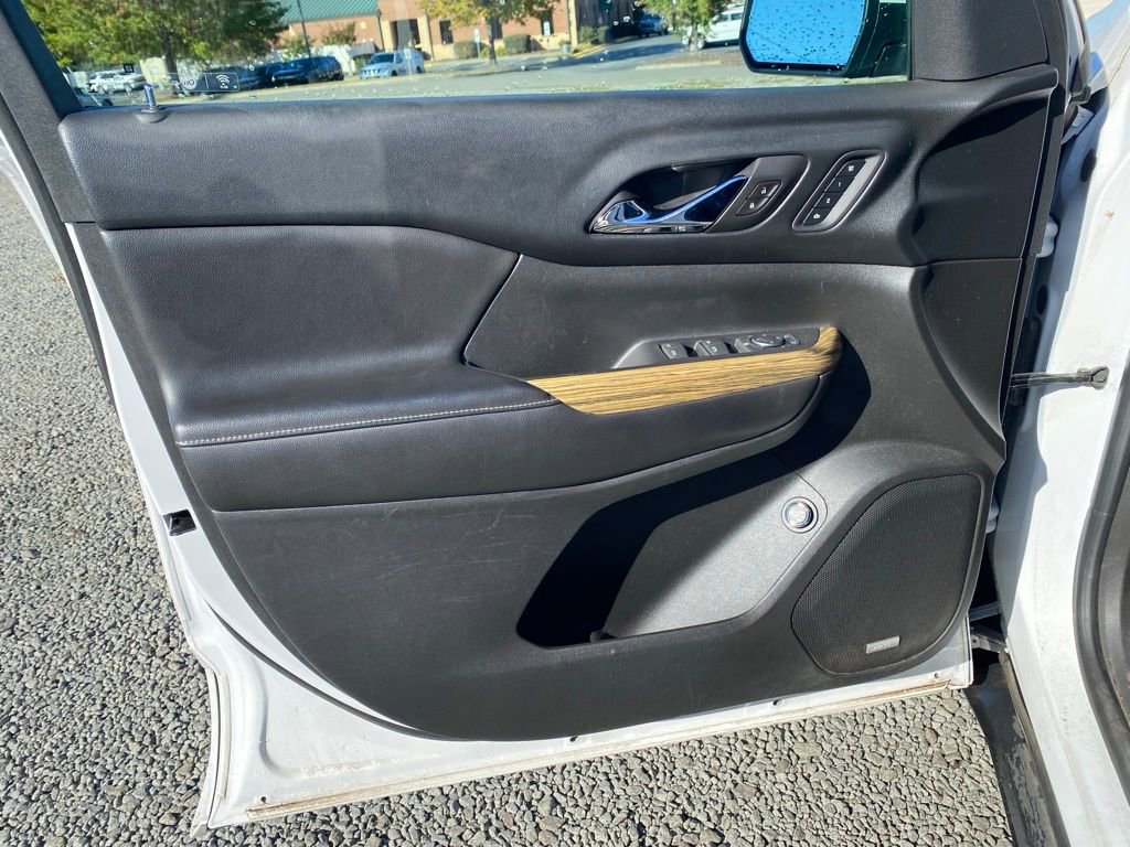 Used 2017 GMC Acadia Denali w/ Technology Package image 9