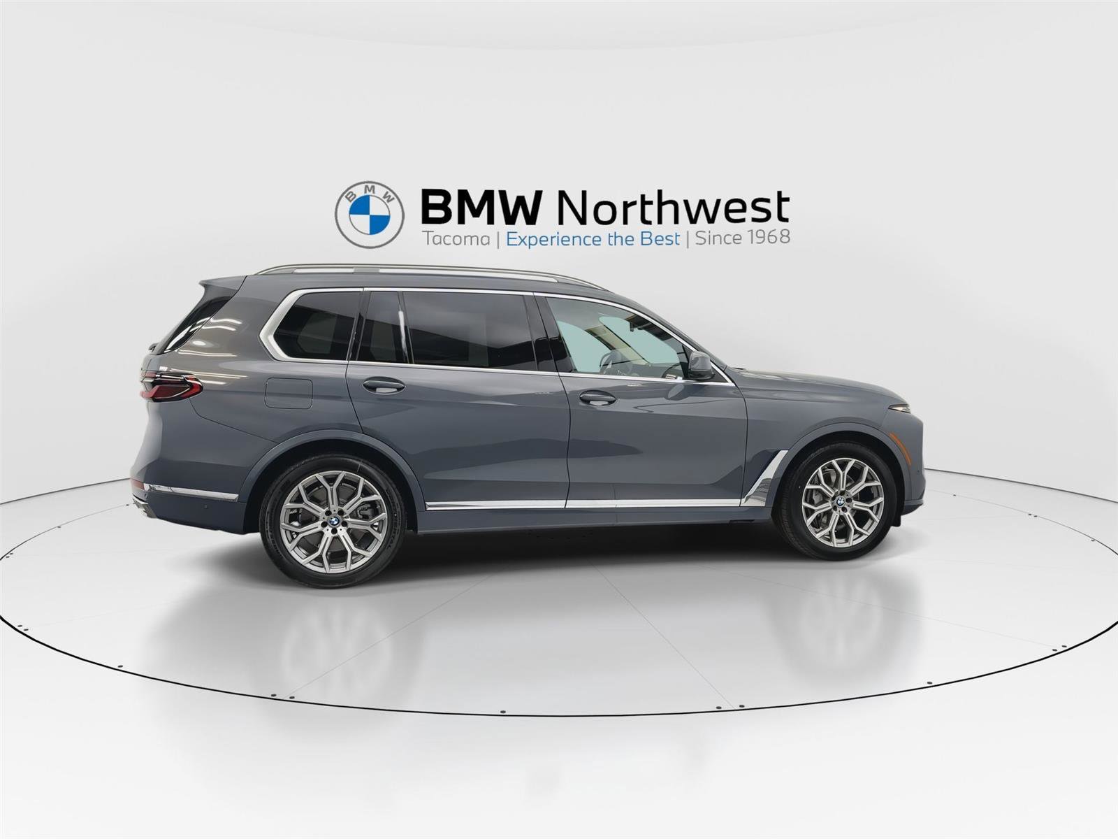 New 2026 BMW X7 xDrive40i w/ Premium Package image 4