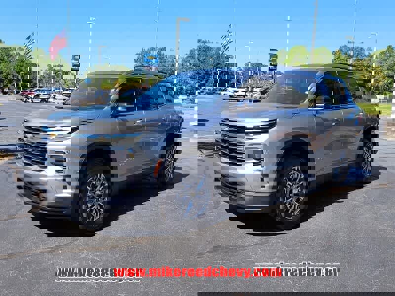New 2026 Chevrolet Traverse LT w/ Driver Confidence Package image 3