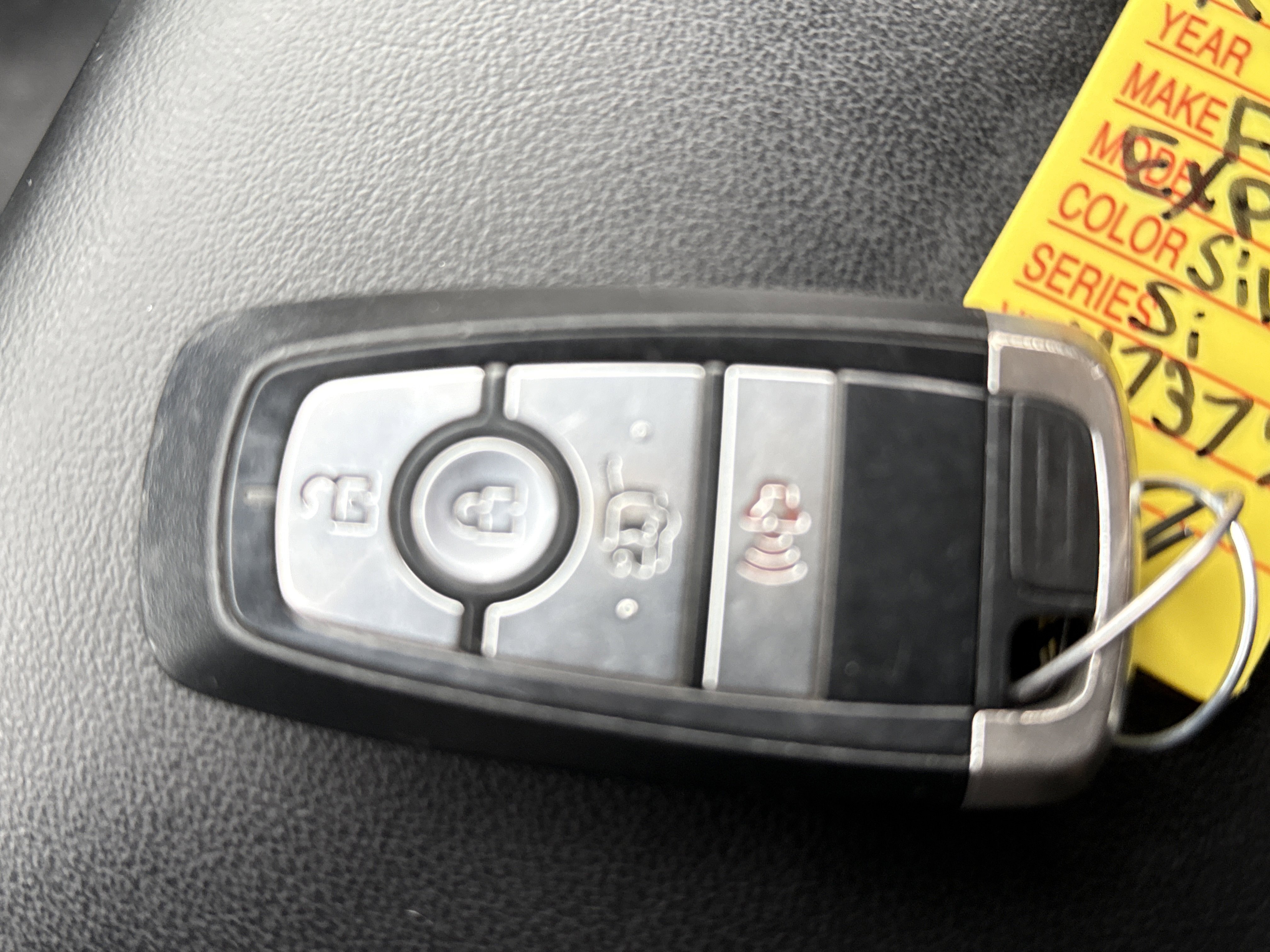 Used 2020 Ford Explorer XLT w/ Class III Trailer Tow Package image 28