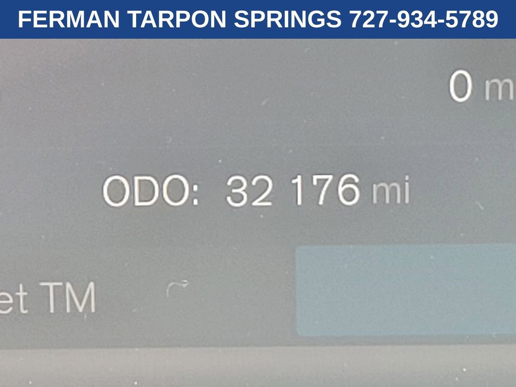 Certified 2023 Volvo XC60 B5 Ultimate w/ Climate Package image 32