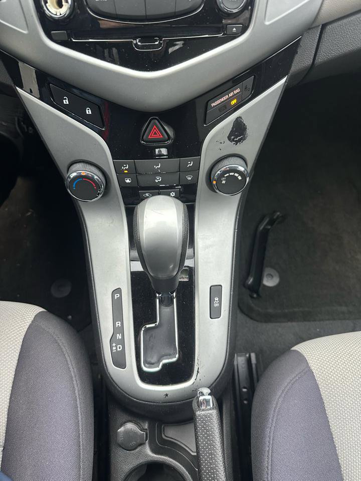Used 2013 Chevrolet Cruze LS image 14