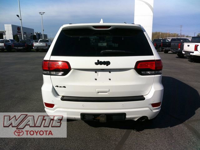 Used 2017 Jeep Grand Cherokee Altitude AWD/4WD image 3