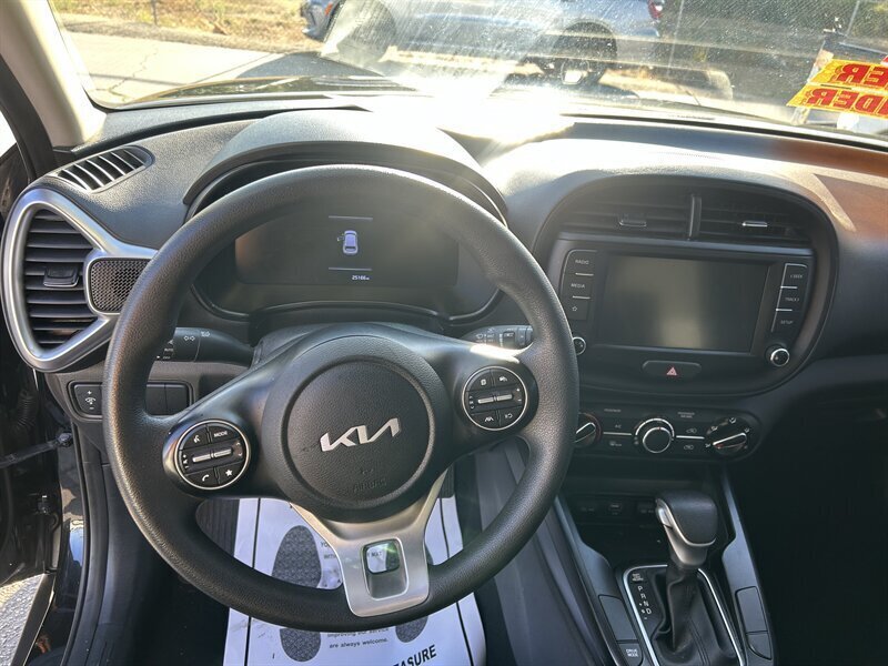 Used 2023 Kia Soul LX FWD image 35