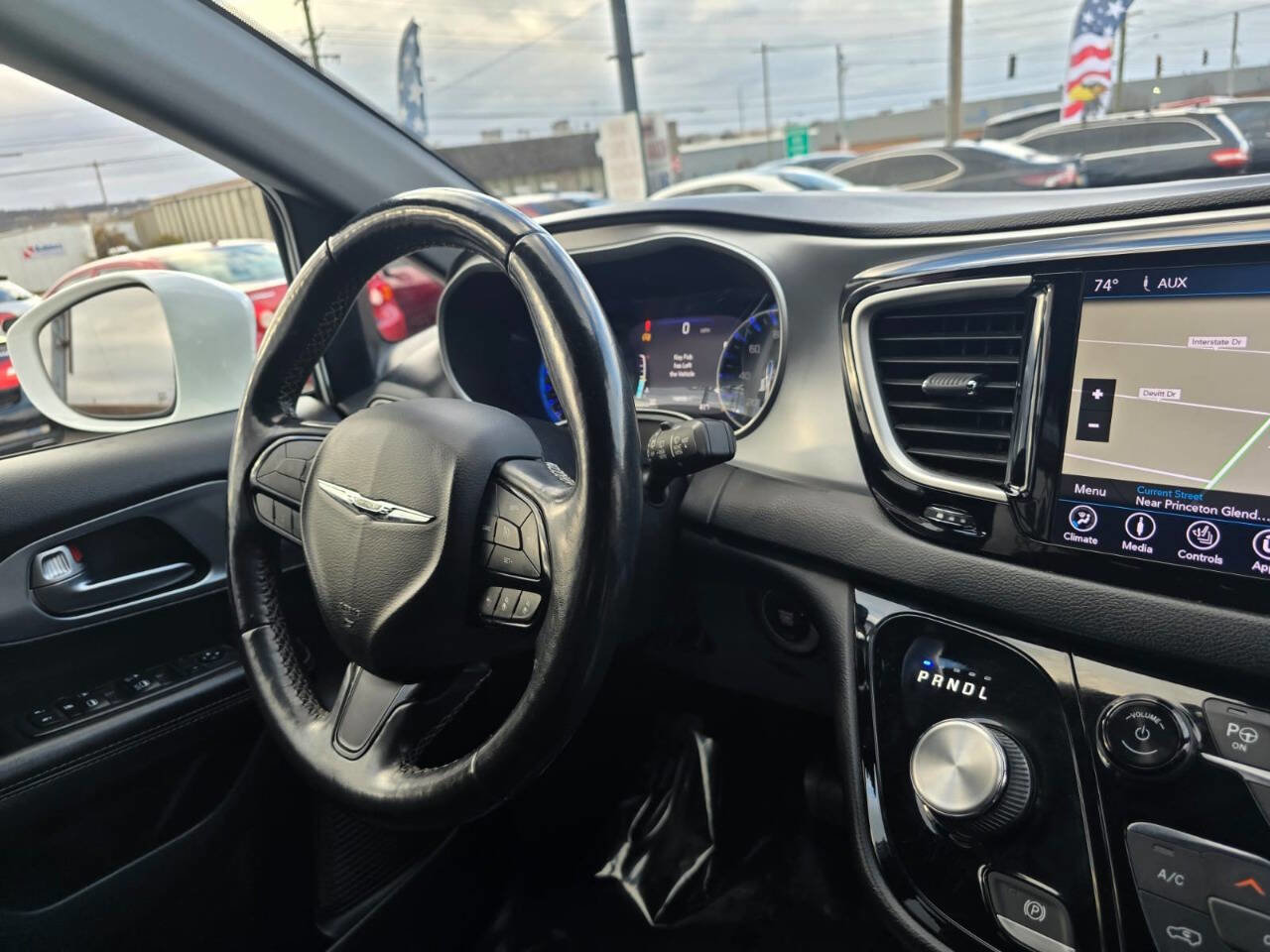 Used 2020 Chrysler Pacifica Touring w/ Advanced Safetytec Group FWD image 55