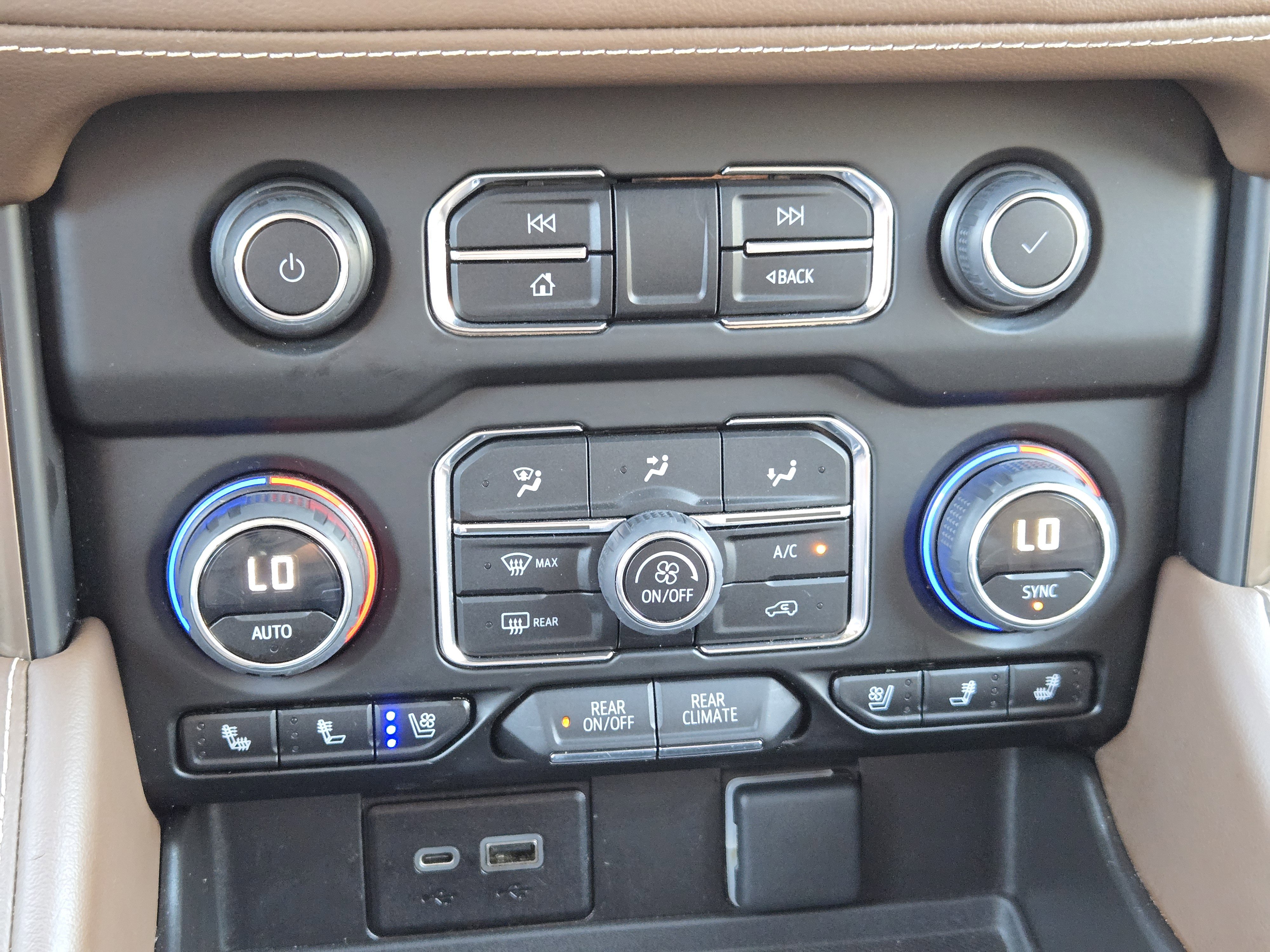 Used 2023 Chevrolet Tahoe High Country w/ Premium Package 2 image 21