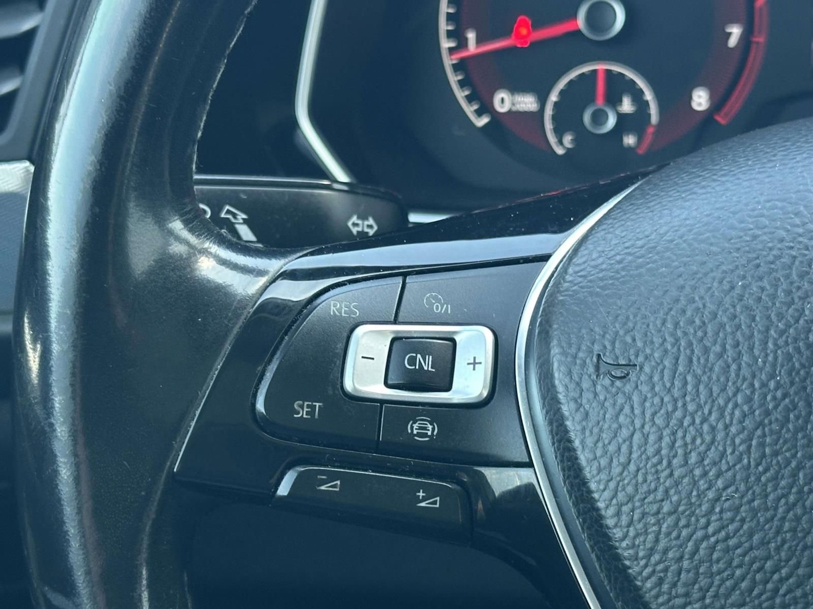 Used 2019 Volkswagen Jetta SE w/ Cold Weather Package FWD image 23