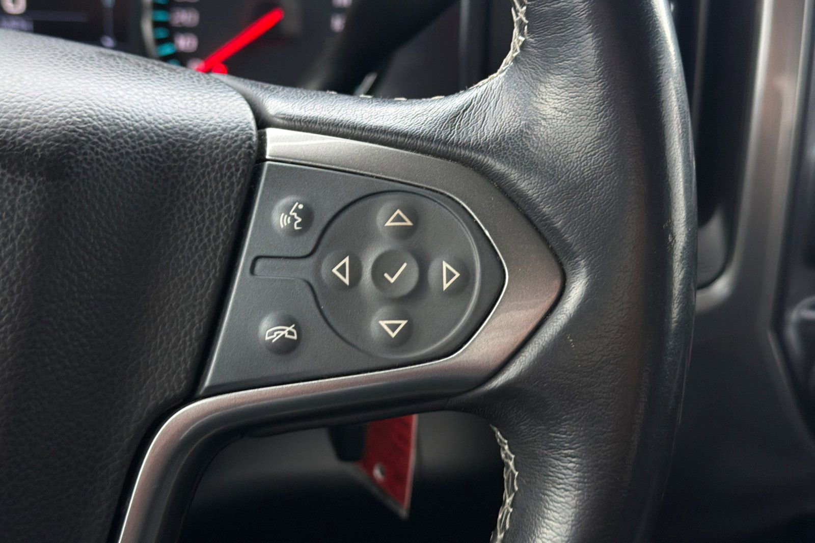 Used 2018 Chevrolet Silverado 1500 LT w/ All Star Edition image 34