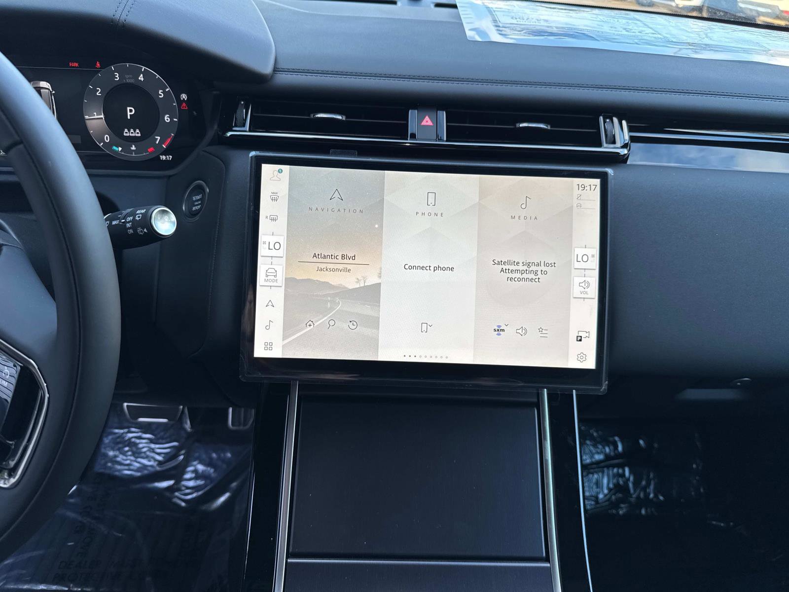 New 2026 Land Rover Range Rover Velar Dynamic SE image 26