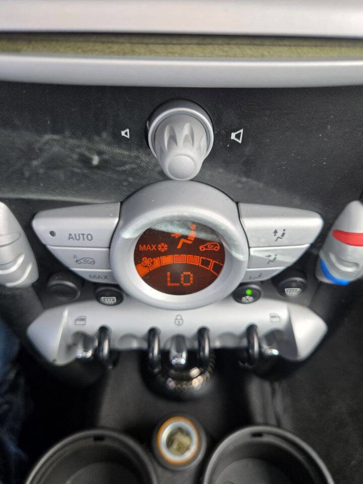 Used 2009 MINI Cooper Hardtop image 9