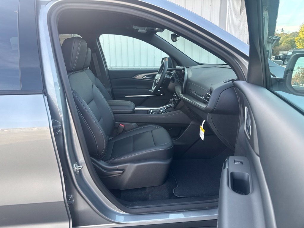New 2027 Chevrolet Traverse LT AWD/4WD image 24