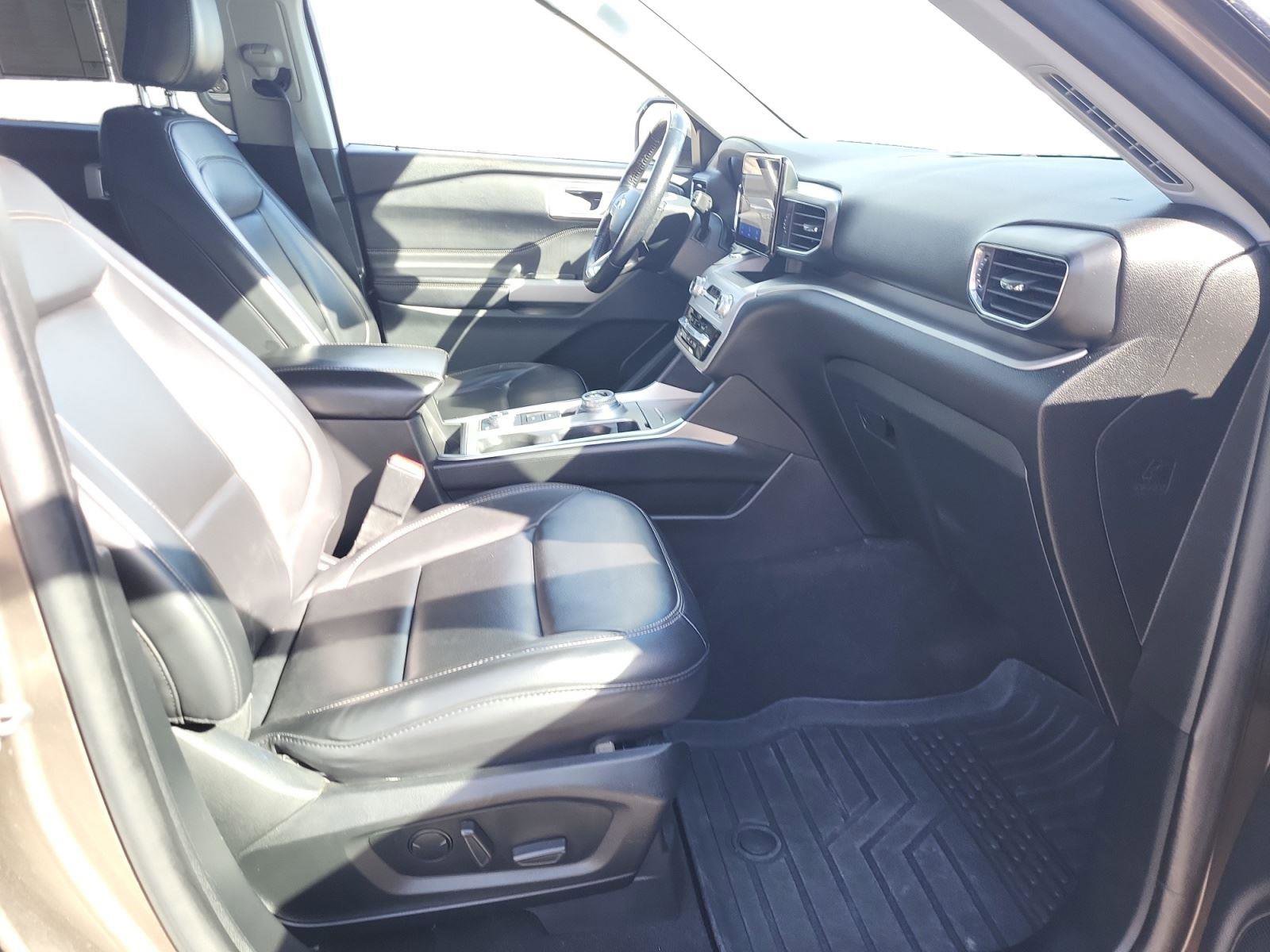 Used 2021 Ford Explorer XLT w/ Equipment Group 202A image 15