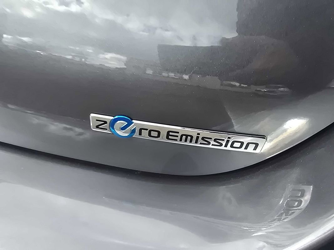 Used 2017 Nissan Leaf S image 16