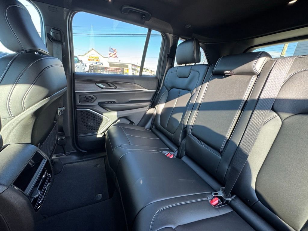 New 2026 Jeep Grand Cherokee Limited w/ Limited Altitude Package image 16