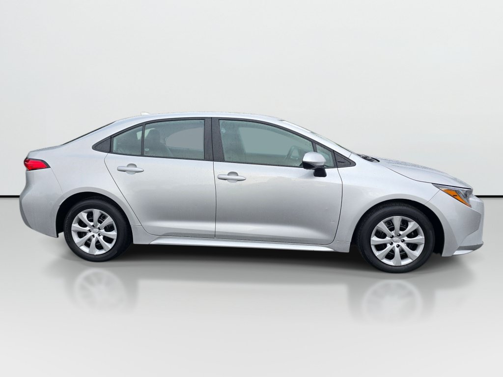 Used 2025 Toyota Corolla LE FWD image 7