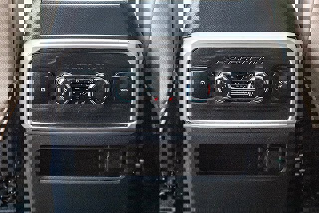 Used 2024 Ford Expedition Limited image 26