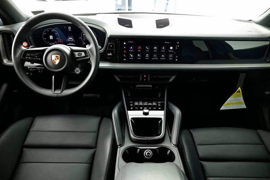 Certified 2025 Porsche Cayenne AWD/4WD image 28