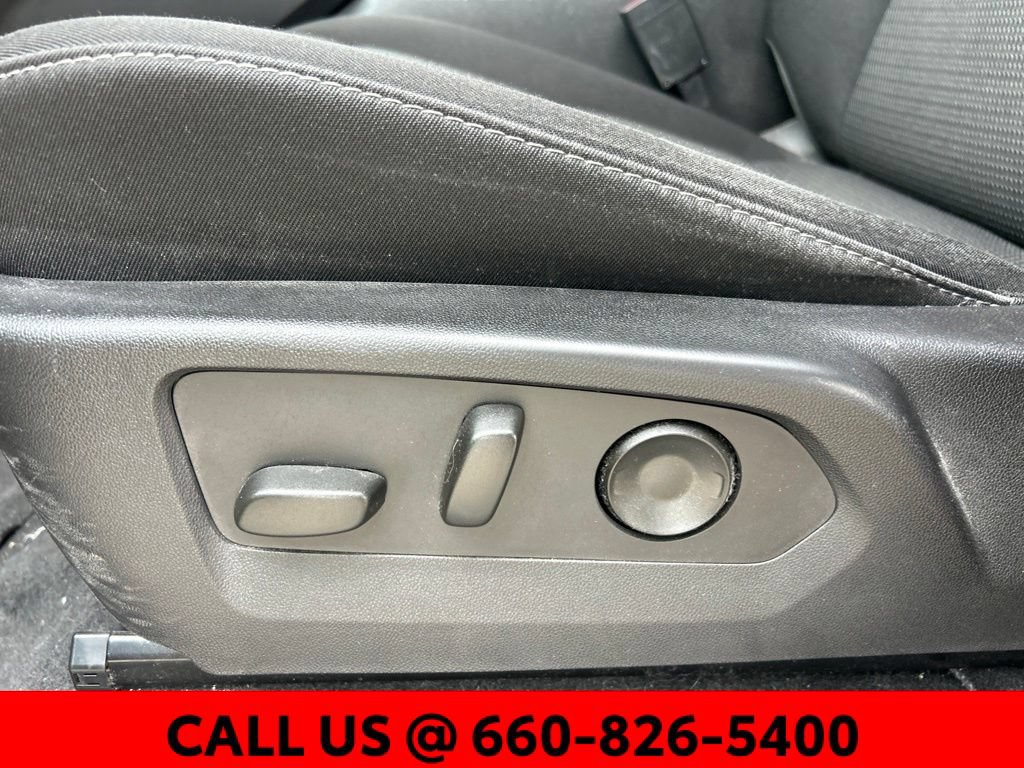 Used 2024 GMC Canyon Elevation w/ Convenience Package AWD/4WD image 12
