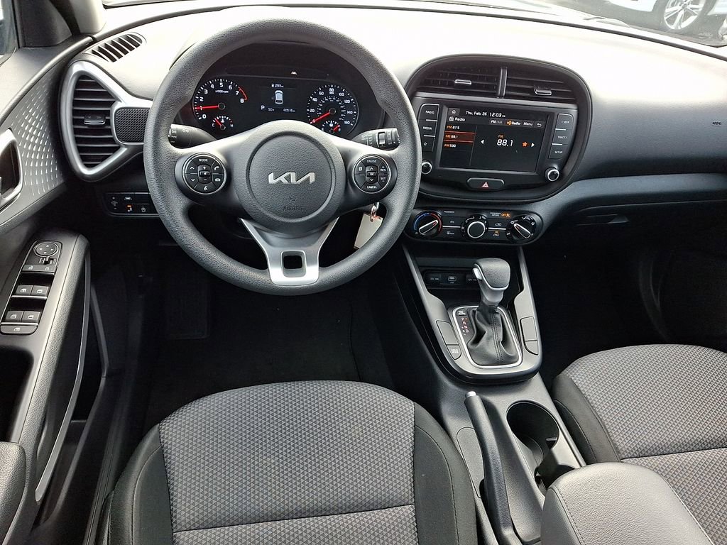 Used 2022 Kia Soul LX w/ Technology Package image 4