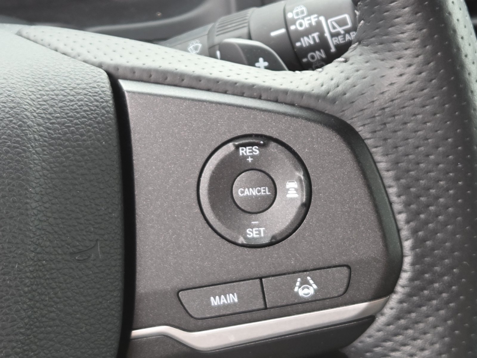 Used 2023 Honda Passport EX-L image 10