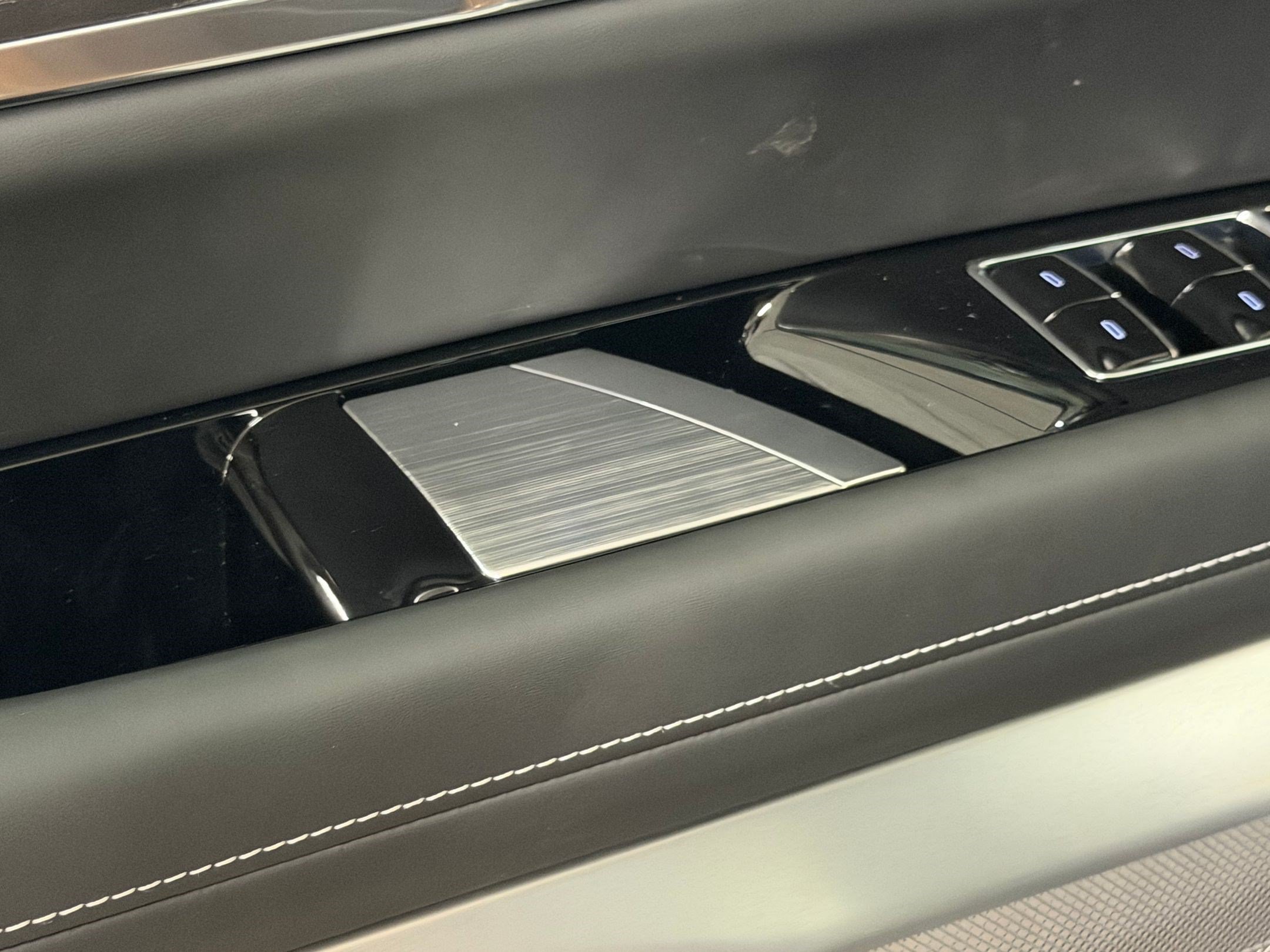 New 2027 Cadillac Vistiq Luxury AWD/4WD image 18