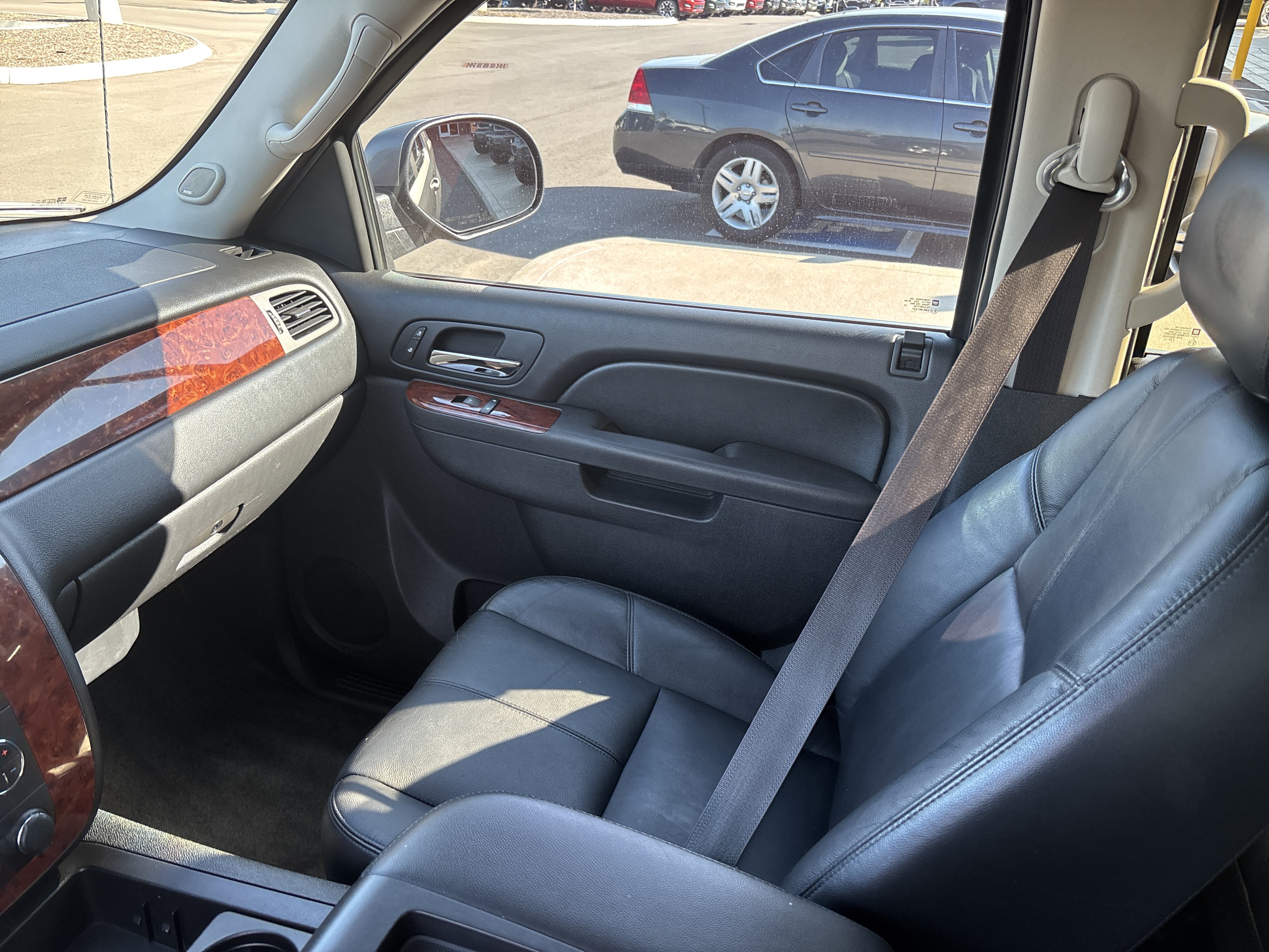 Used 2012 Chevrolet Avalanche LT RWD image 24