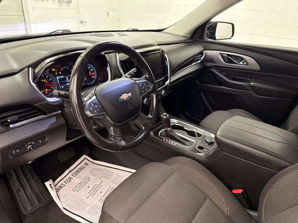 Used 2019 Chevrolet Traverse LT w/ LPO, Floor Liner Package AWD/4WD image 9