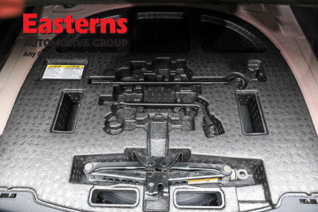 Used 2021 Toyota Camry SE w/ Cold Weather Package image 21