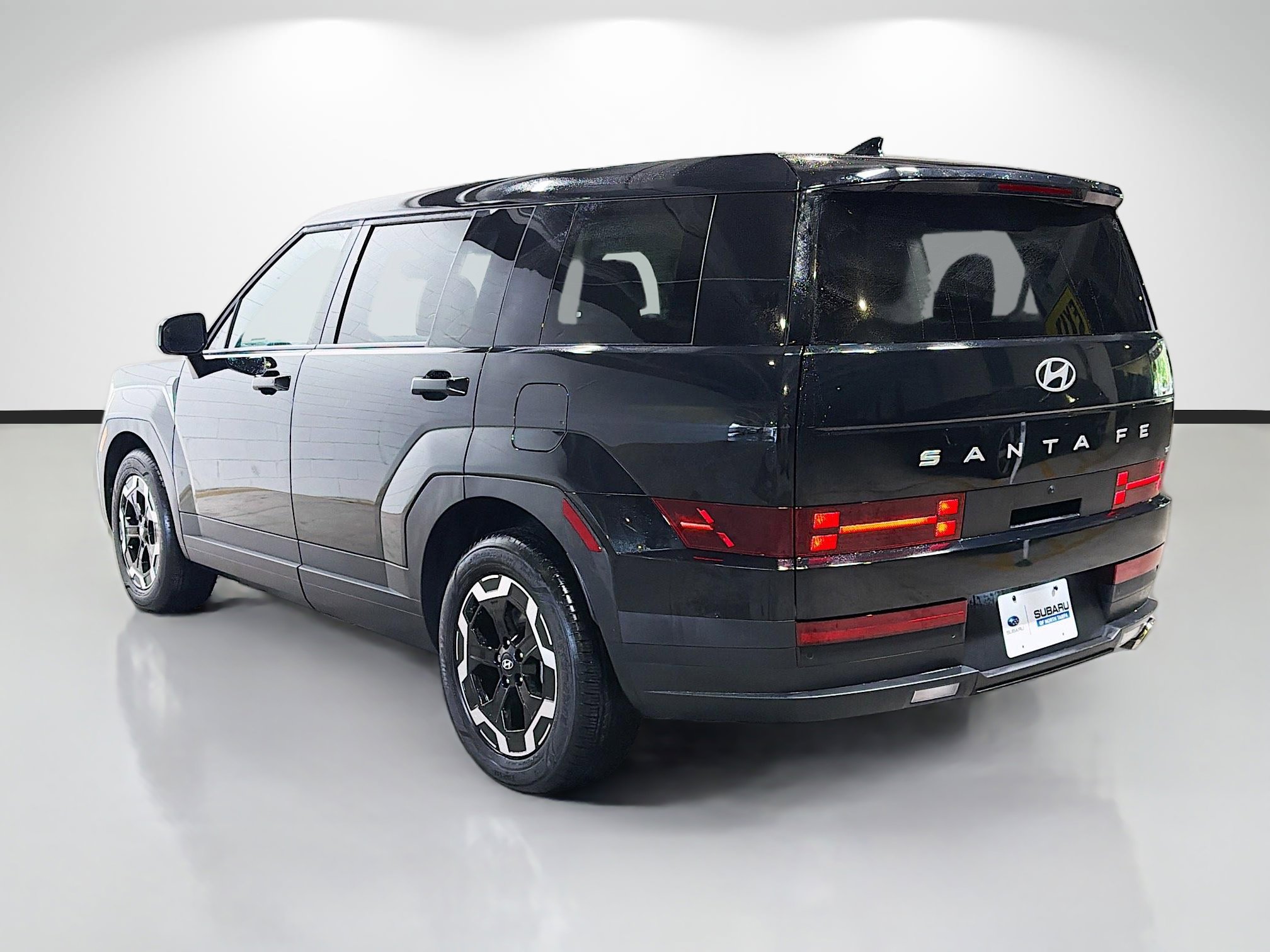 Used 2025 Hyundai Santa Fe SE AWD/4WD image 5