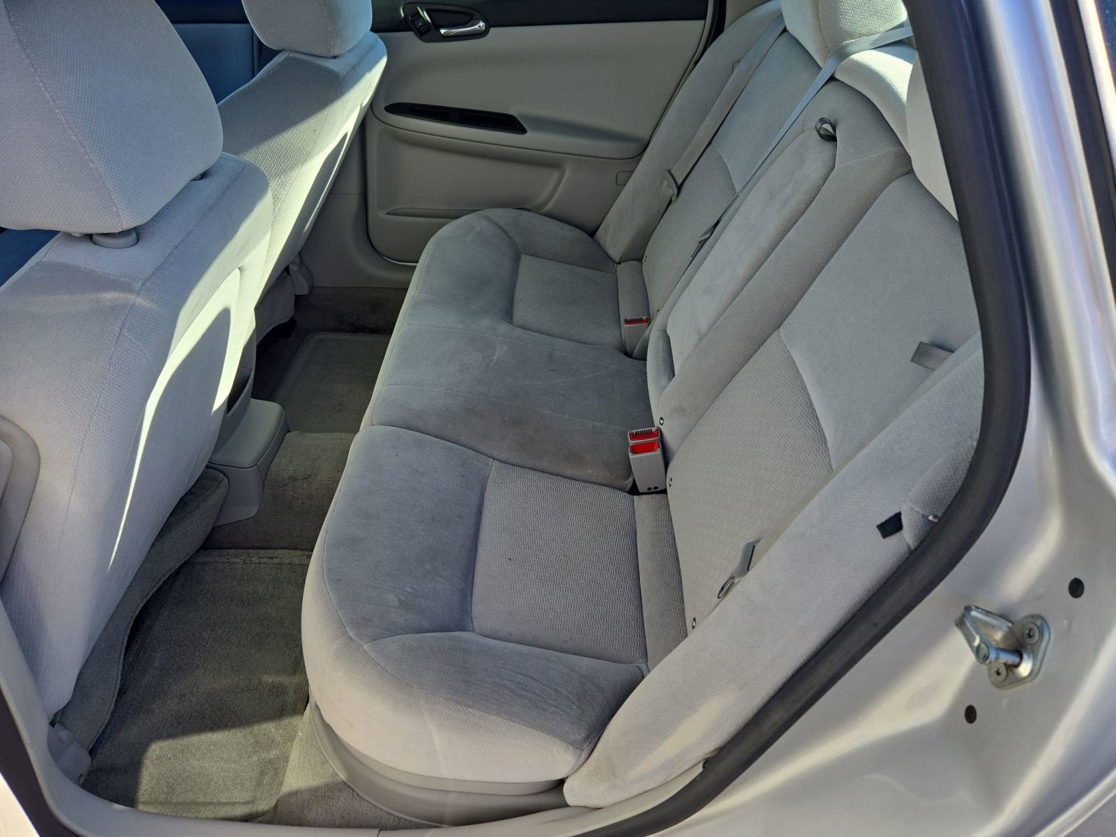 Used 2015 Chevrolet Impala LT w/ LT Sunroof Package image 11