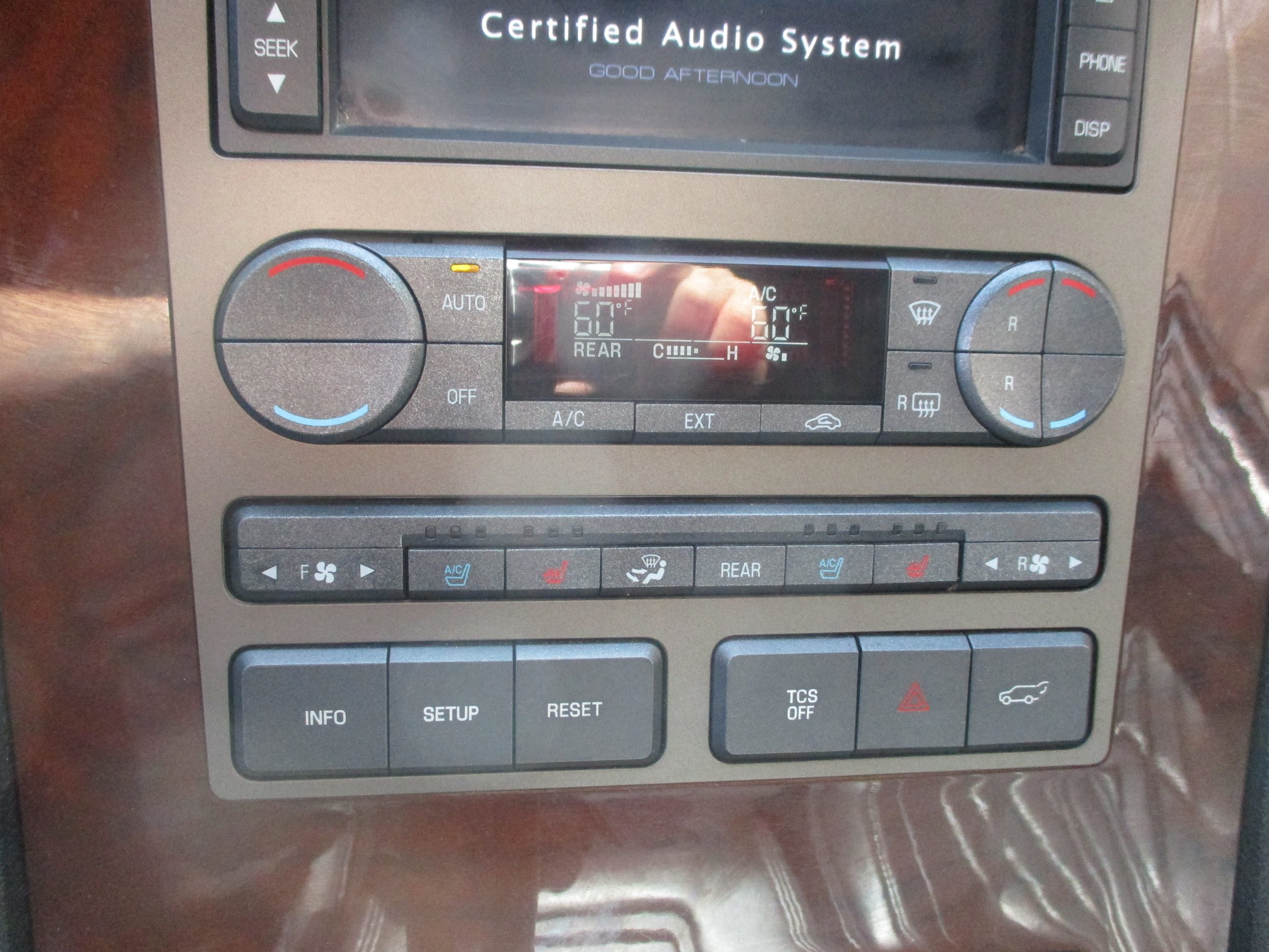 Used 2014 Lincoln Navigator 2WD image 14