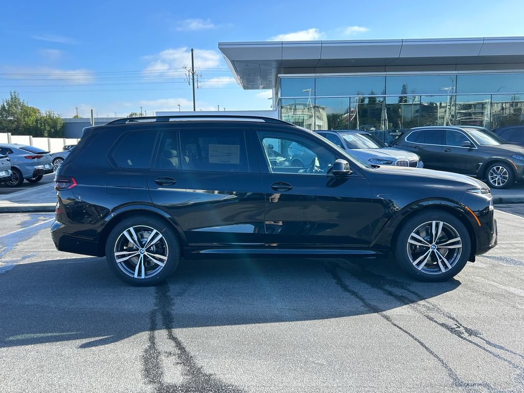 New 2027 BMW X7 xDrive40i w/ M Sport Package AWD/4WD image 6
