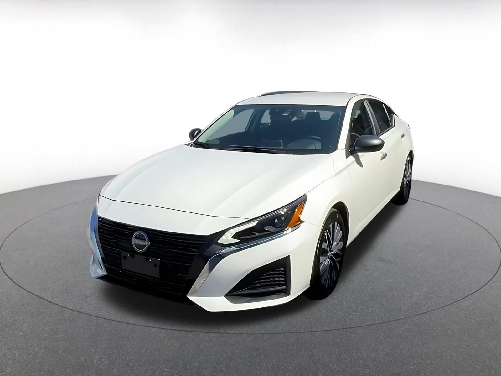 Used 2025 Nissan Altima 2.5 SV FWD image 6