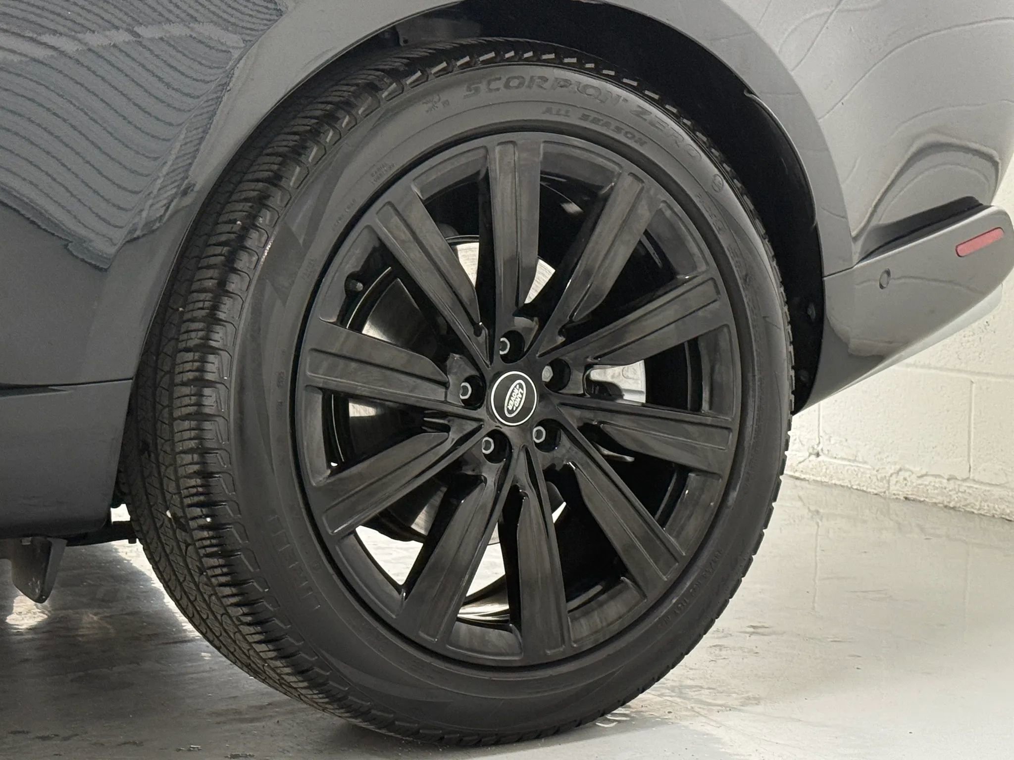 Used 2023 Land Rover Range Rover SE image 41