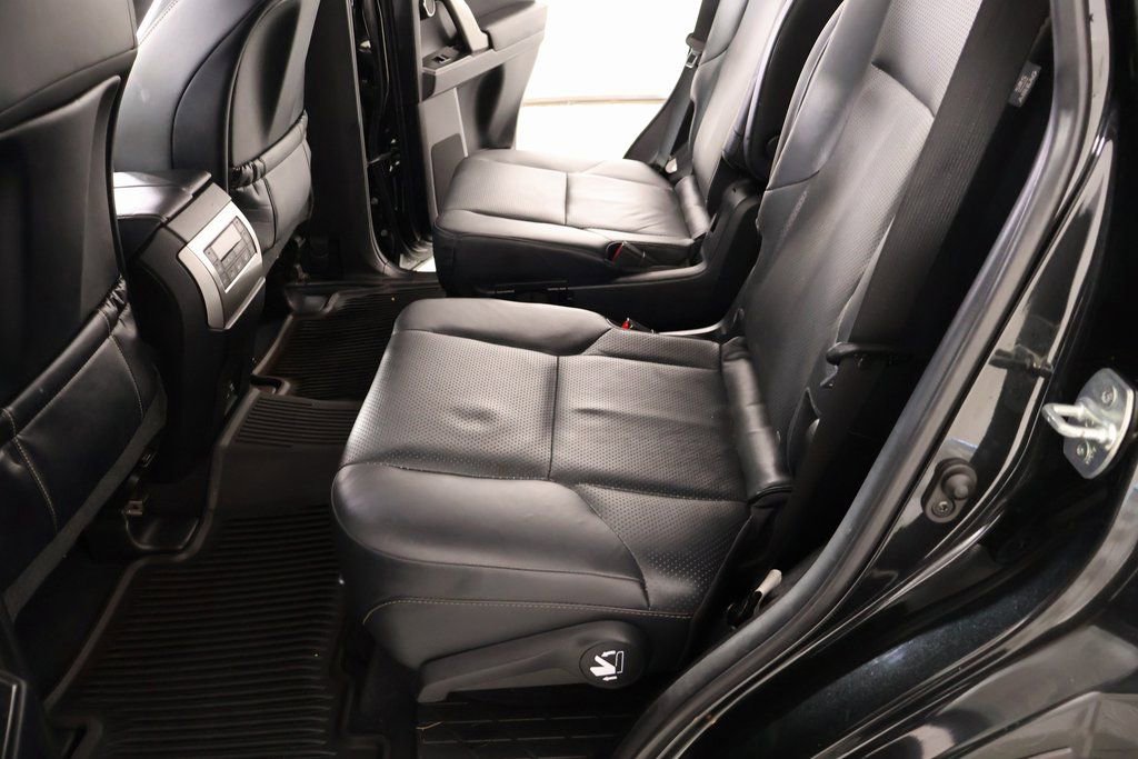 Used 2023 Lexus GX 460 Luxury w/ Sport Design Package AWD/4WD image 13