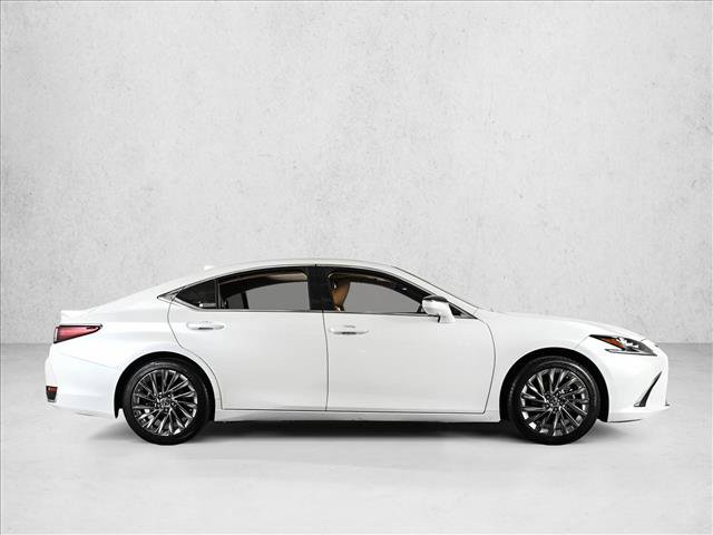 Used 2024 Lexus ES 300h Ultra Luxury w/ Accessory Package (Z1) FWD image 4