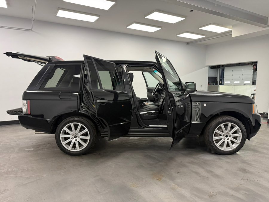 Used 2011 Land Rover Range Rover Supercharged AWD/4WD image 24