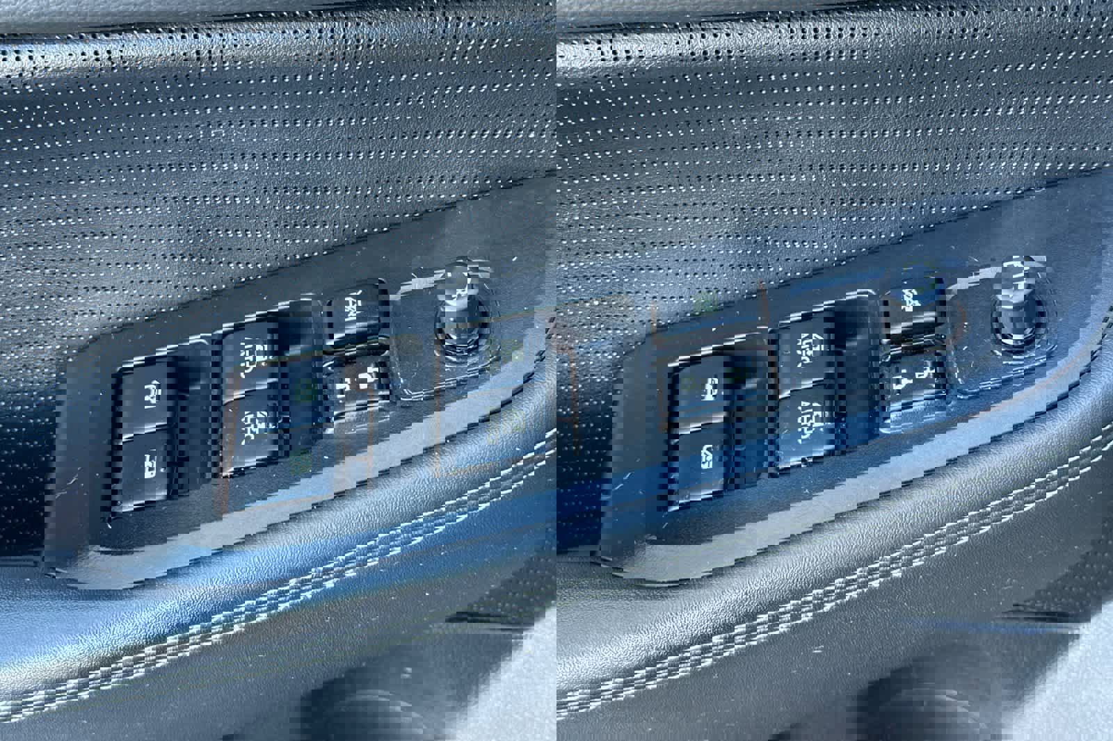 Used 2016 Subaru Outback 2.5i Limited image 13