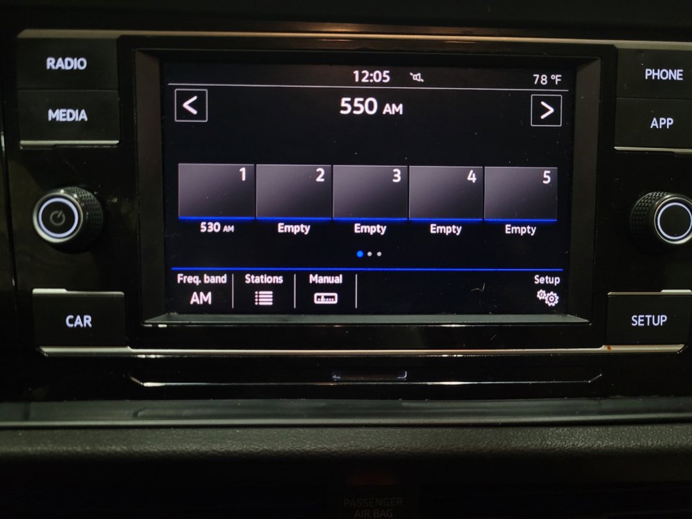 Used 2019 Volkswagen Jetta SE w/ Cold Weather Package FWD image 25