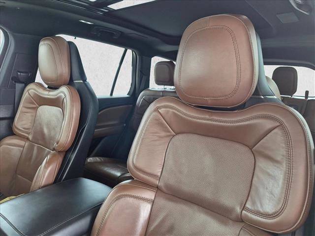 Used 2022 Lincoln Aviator Reserve w/ Equipment Group 201A RWD image 13