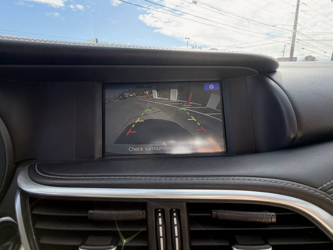 Used 2017 INFINITI QX30 Premium w/ Navigation Package FWD image 21